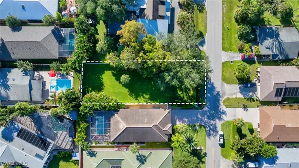 790 97th Avenue N, Naples, FL 34108