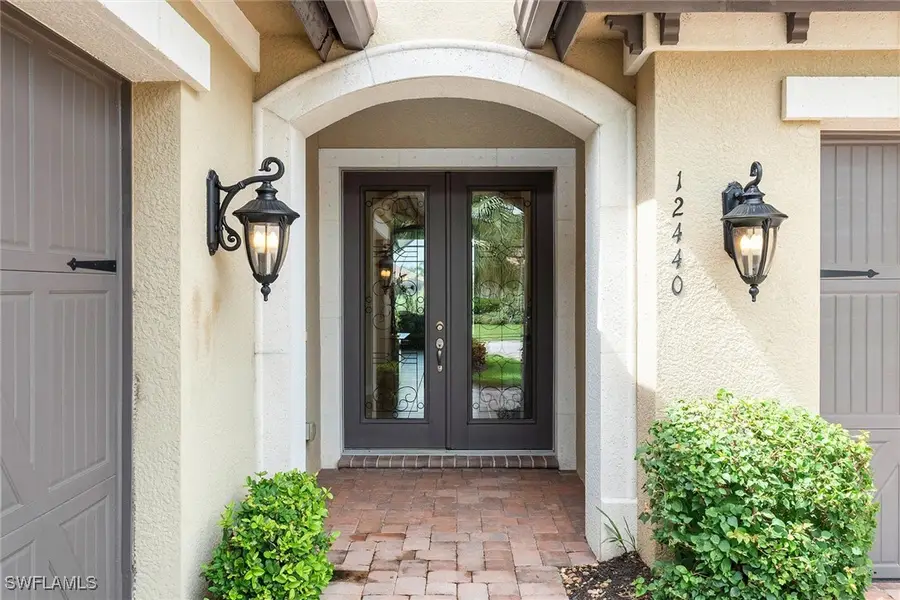 12440 Wisteria Drive, Naples, FL 34120 - Image #3