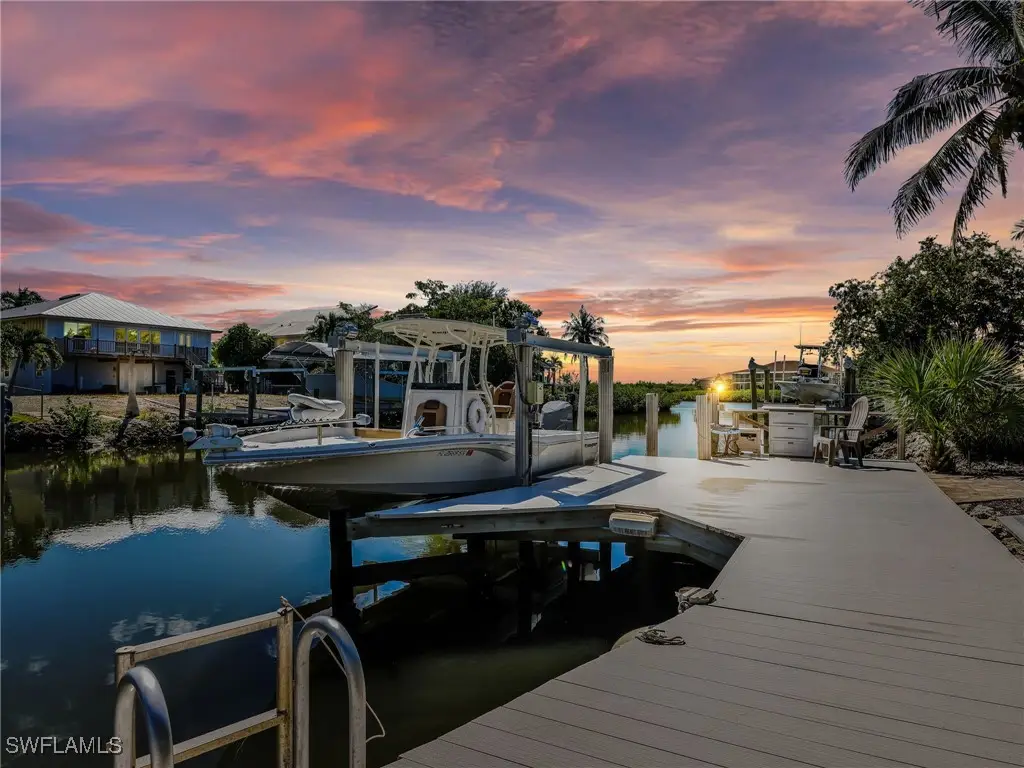 405 Grenada Avenue, Naples, FL 34113 - Image #1