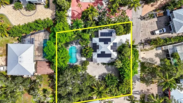 167 Coconut Drive, Fort Myers Beach, FL 33931