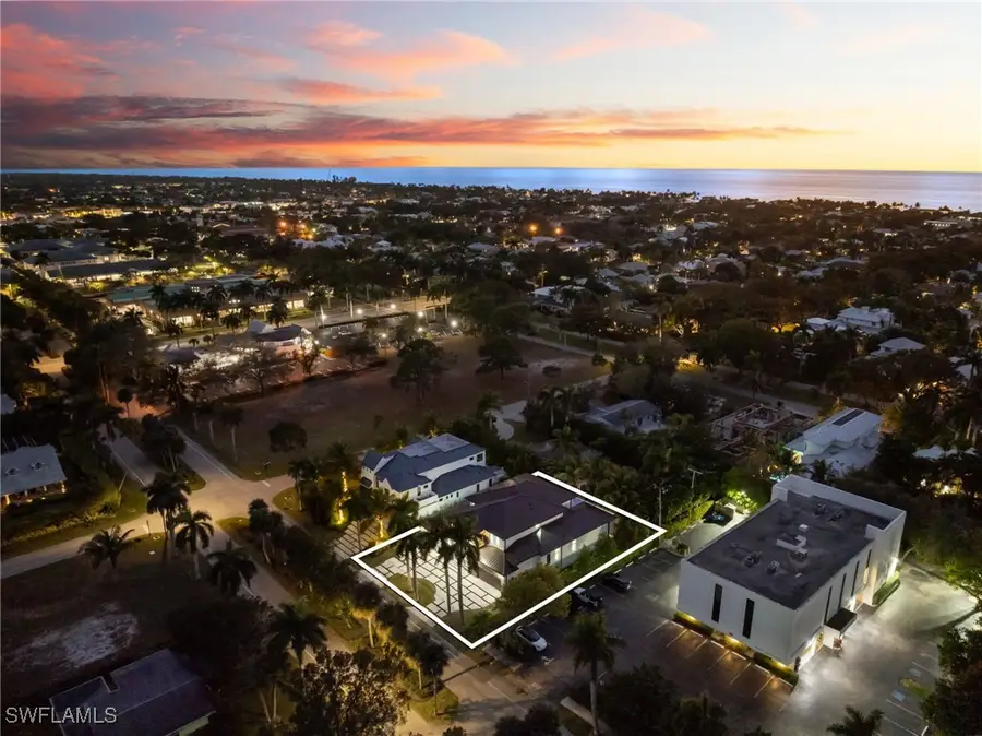 135 7th Street N, Naples, FL 34102 - Image #2