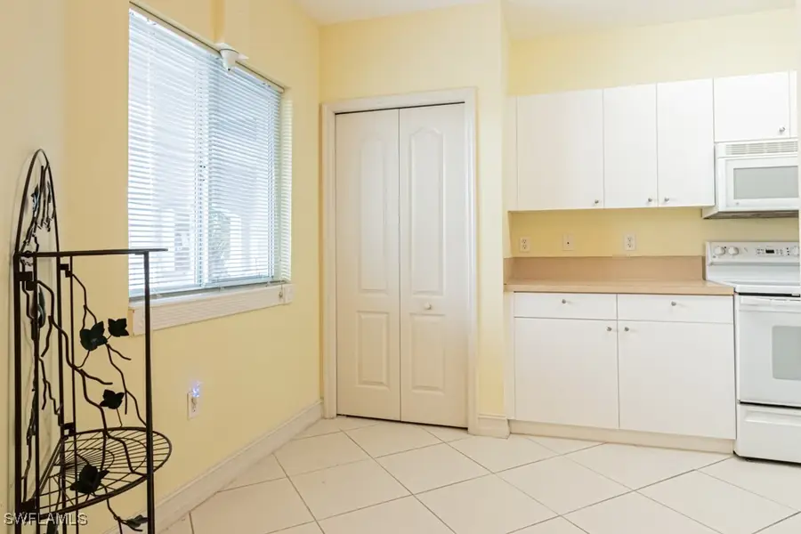 7811 Regal Heron Circle #302, Naples, FL 34104 - Image #3