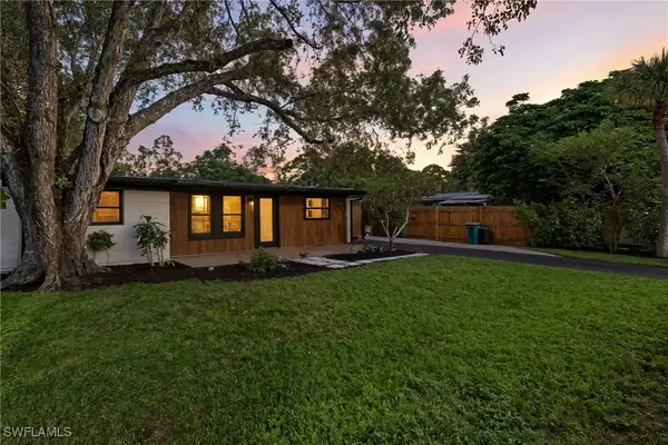 1280 Pine Street, Naples, FL 34104