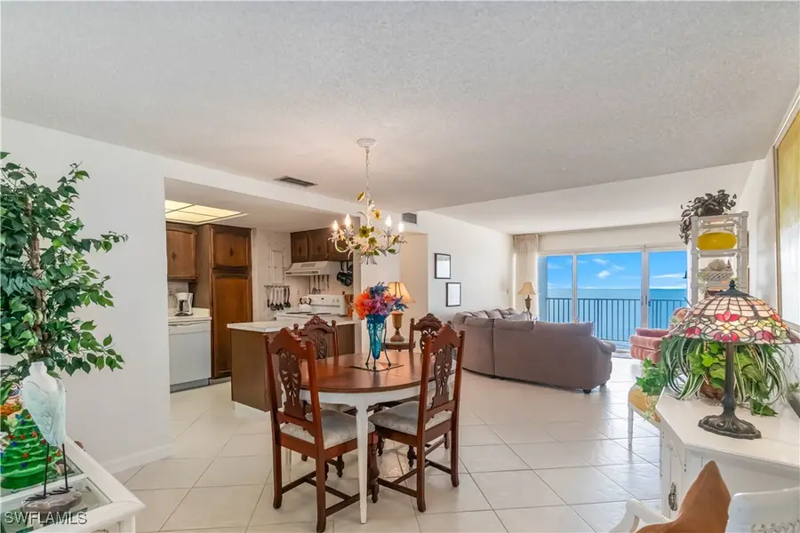 3443 Gulf Shore Boulevard N #812, Naples, FL 34103 - Image #2