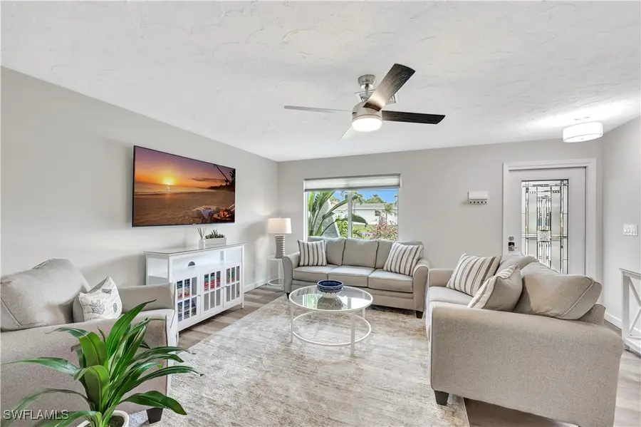 532 99th Avenue N, Naples, FL 34108 - Image #2