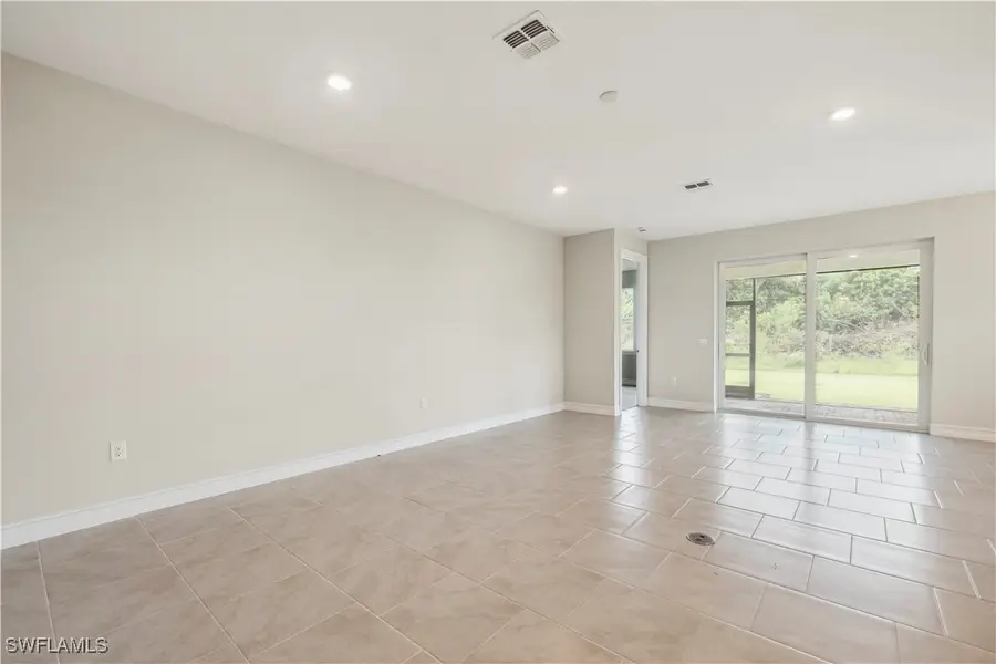 532 Spring Hill Lake Loop, Cape Coral, FL 33993 - Image #3