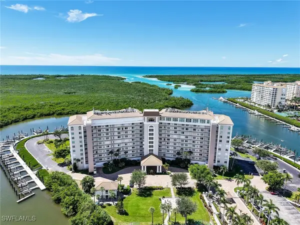 13115 Vanderbilt Drive, Naples, FL 34110