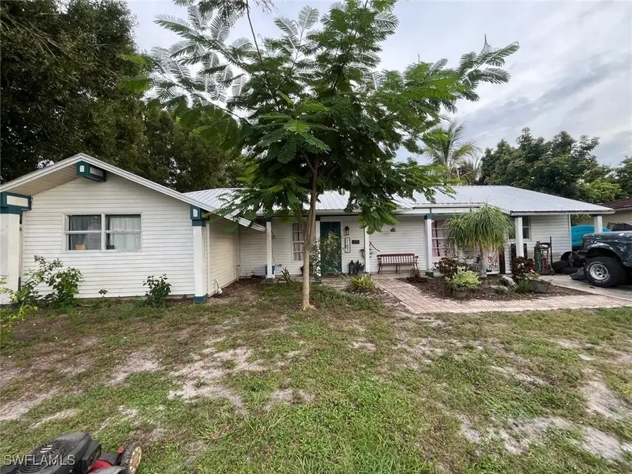 1127 Gifford Avenue S, Lehigh Acres, FL 33936 - Image #2