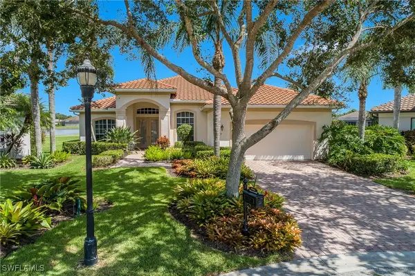 8966 Appaloosa Court, Naples, FL 34113