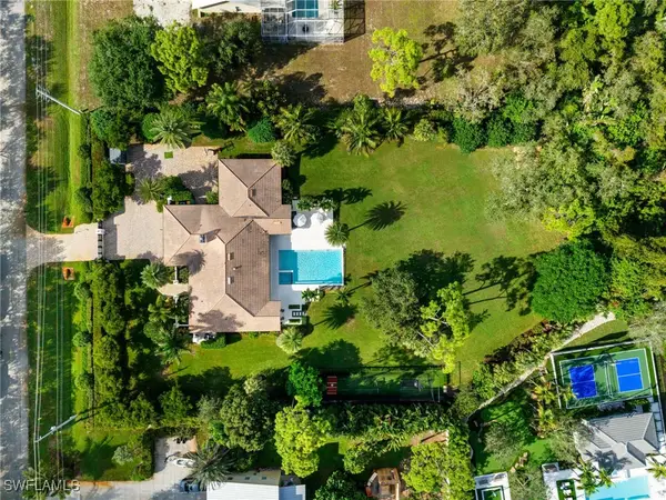 6818 Trail Boulevard, Naples, FL 34108