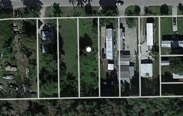 2804 Holly Avenue, Naples, FL 34112