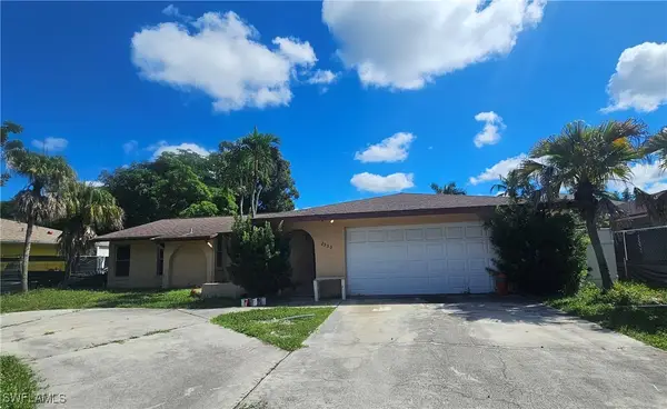 2550 10th Street N, Naples, FL 34103