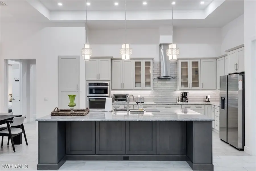 6423 Livingston Woods Lane, Naples, FL 34109 - Image #3