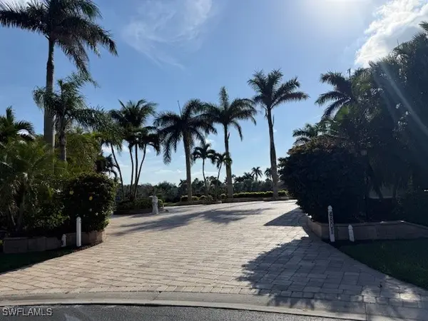 4801 Corian Court, Naples, FL 34114