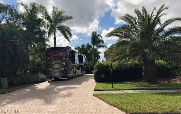 4713 Southern Breeze Drive, Naples, FL 34114