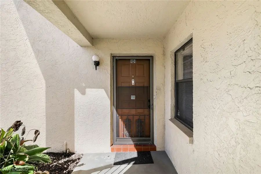 9270 Lake Park Drive #101, Fort Myers, FL 33919 - Image #2