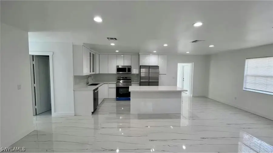 2116 Pineview Road, Fort Myers, FL 33901 - Image #3