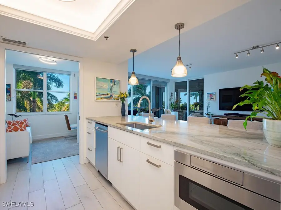 6585 Nicholas Boulevard #303, Naples, FL 34108 - Image #2