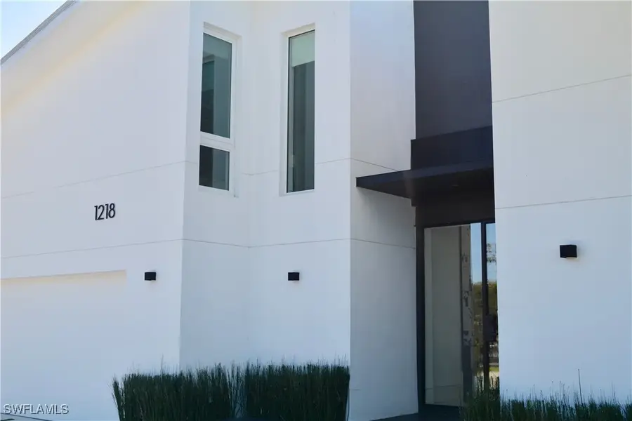 1218 14th Avenue N, Naples, FL 34102 - Image #2