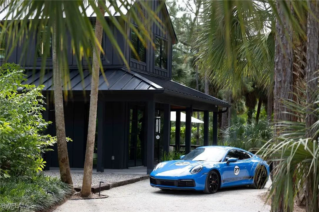 805 24th Avenue Nw, Naples, FL 34120 - Image #1