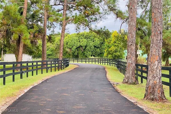 971 San Marcos Boulevard, Naples, FL 34104