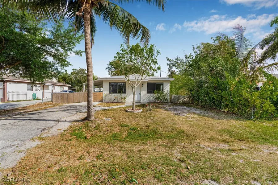 3433 Hibiscus Avenue, Naples, FL 34104 - Image #2