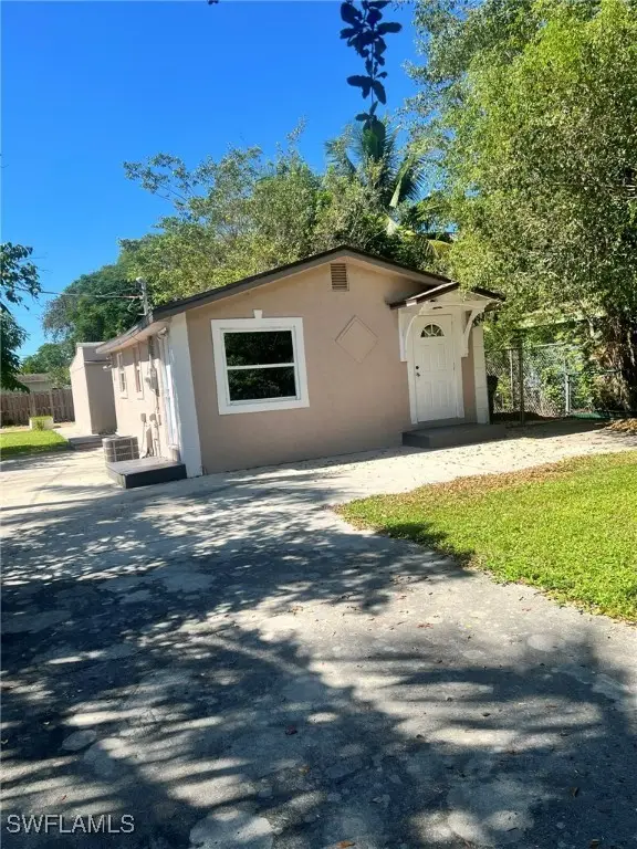 2480 Andrew Drive, Naples, FL 34112 - Image #2