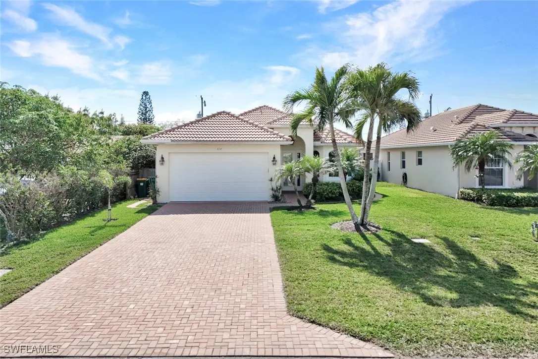 684 98th Avenue N, Naples, FL 34108 - Image #1