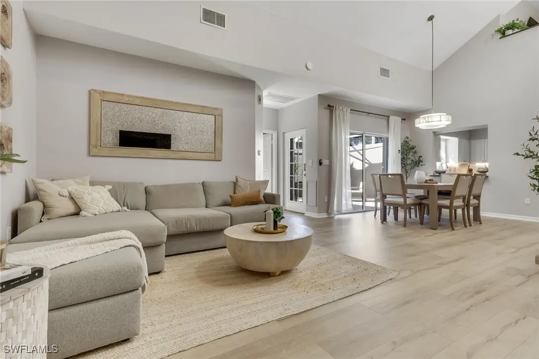 4536 Court Way #19D, Naples, FL 34109 - Image #1