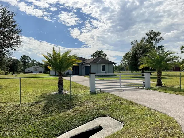 2360 37th Avenue Ne, Naples, FL 34120