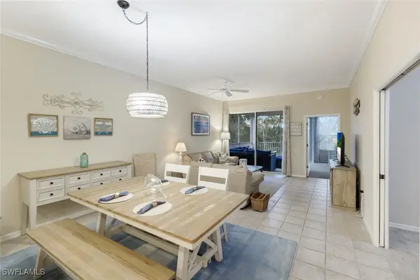 8267 Parkstone Place #302, Naples, FL 34120