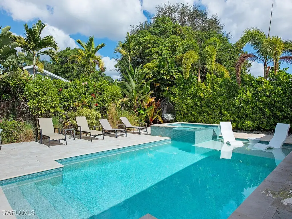 567 99th Avenue N, Naples, FL 34108 - Image #1