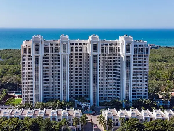 7117 Pelican Bay Blvd Boulevard #1604, Naples, FL 34108