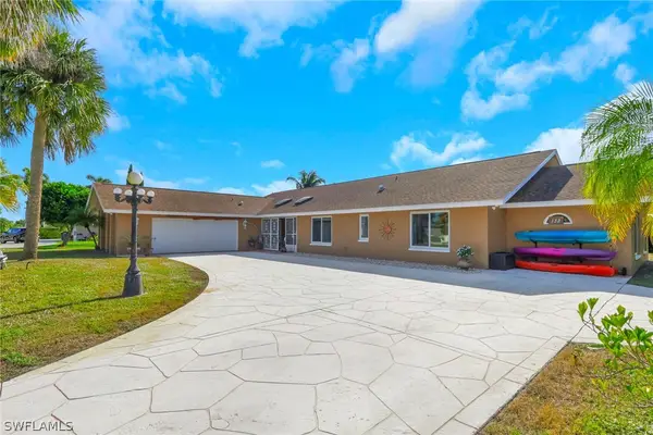 132 Johnnycake Drive, Naples, FL 34110