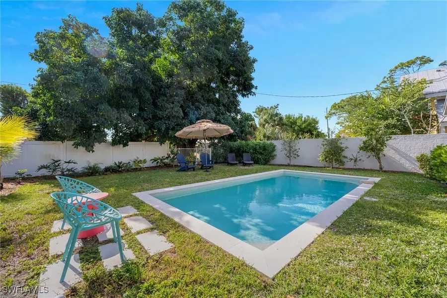 712 110th Avenue N, Naples, FL 34108 - Image #2