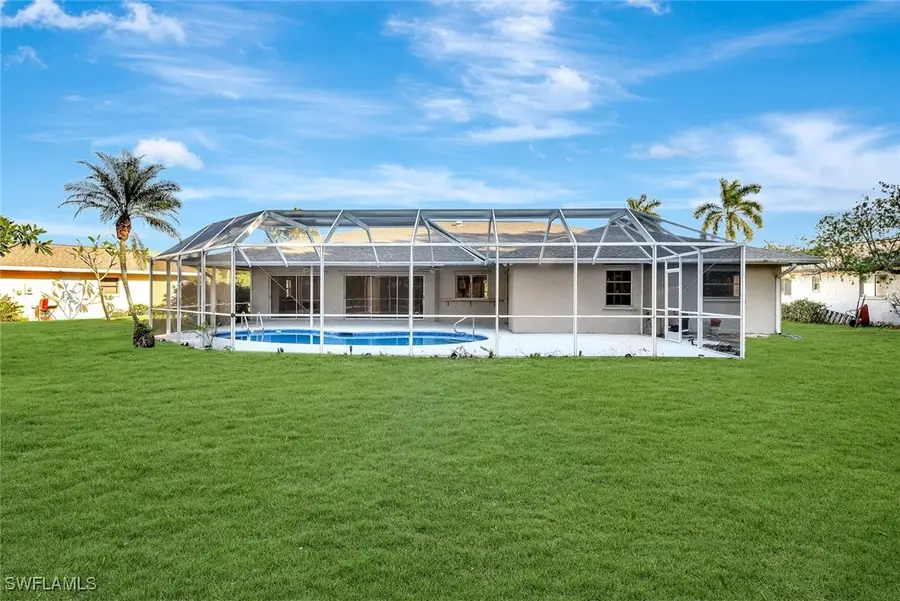 307 Country Club Drive, Naples, FL 34110 - Image #3