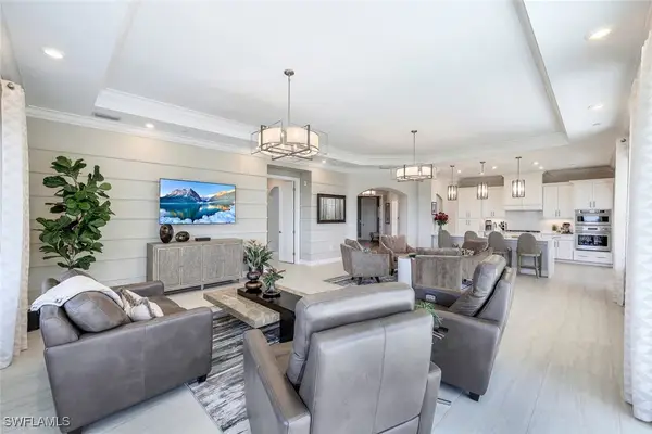 16379 Viansa Way #301, Naples, FL 34110