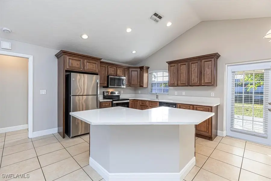 620 SE 11th Avenue, Cape Coral, FL 33990 - Image #3