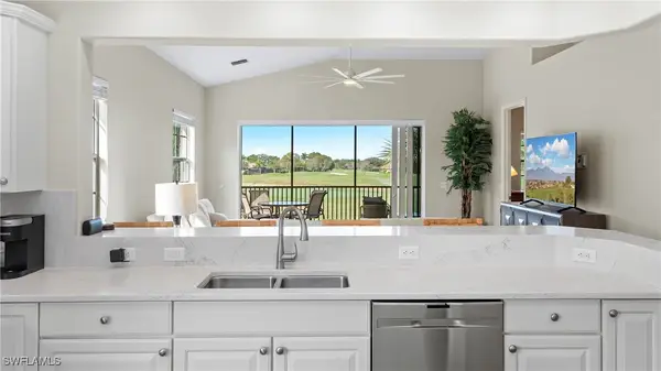 8617 Champions Point #403, Naples, FL 34113