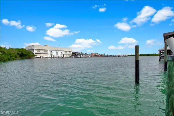 101 Pago Pago Drive E, Naples, FL 34113