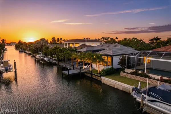 1506 Jewel Box Avenue, Naples, FL 34102