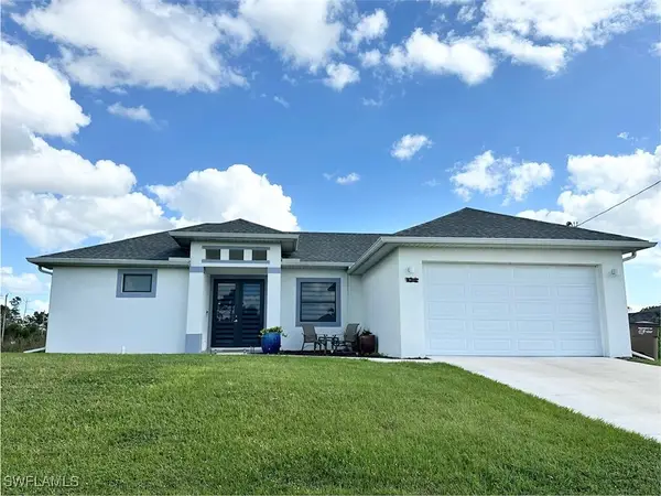 933 Oxford Avenue S, Lehigh Acres, FL 33974