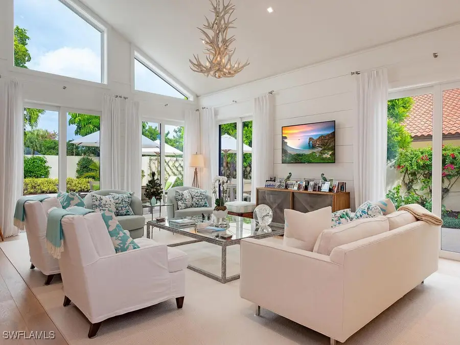 32 Las Brisas Way #33, Naples, FL 34108 - Image #2