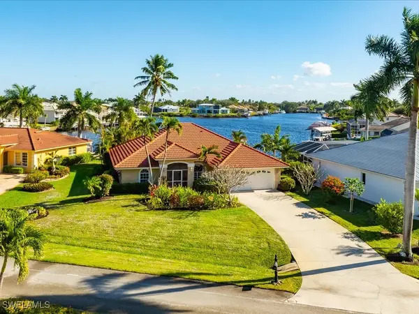 127 Newport Drive, Naples, FL 34114