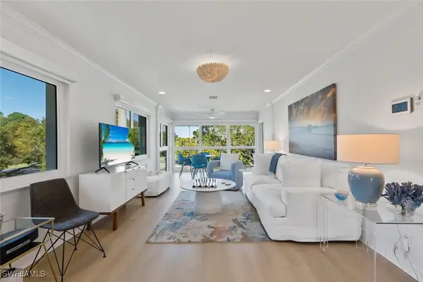 606 Broad Avenue S #J606, Naples, FL 34102