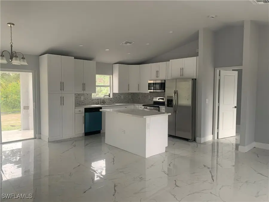 3211 43 Street Sw, Lehigh Acres, FL 33976 - Image #2