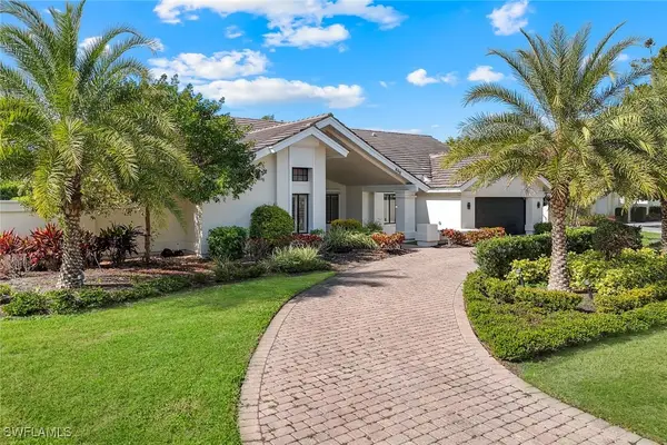 806 Knoll Wood Court, Naples, FL 34108