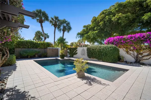 500 Tierra Mar Lane E, Naples, FL 34108