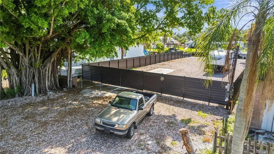 2228 Marina Park Drive, Fort Myers, FL 33905 - Image #2
