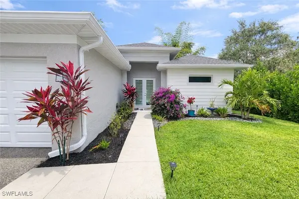 2983 6th Street Nw, Naples, FL 34120